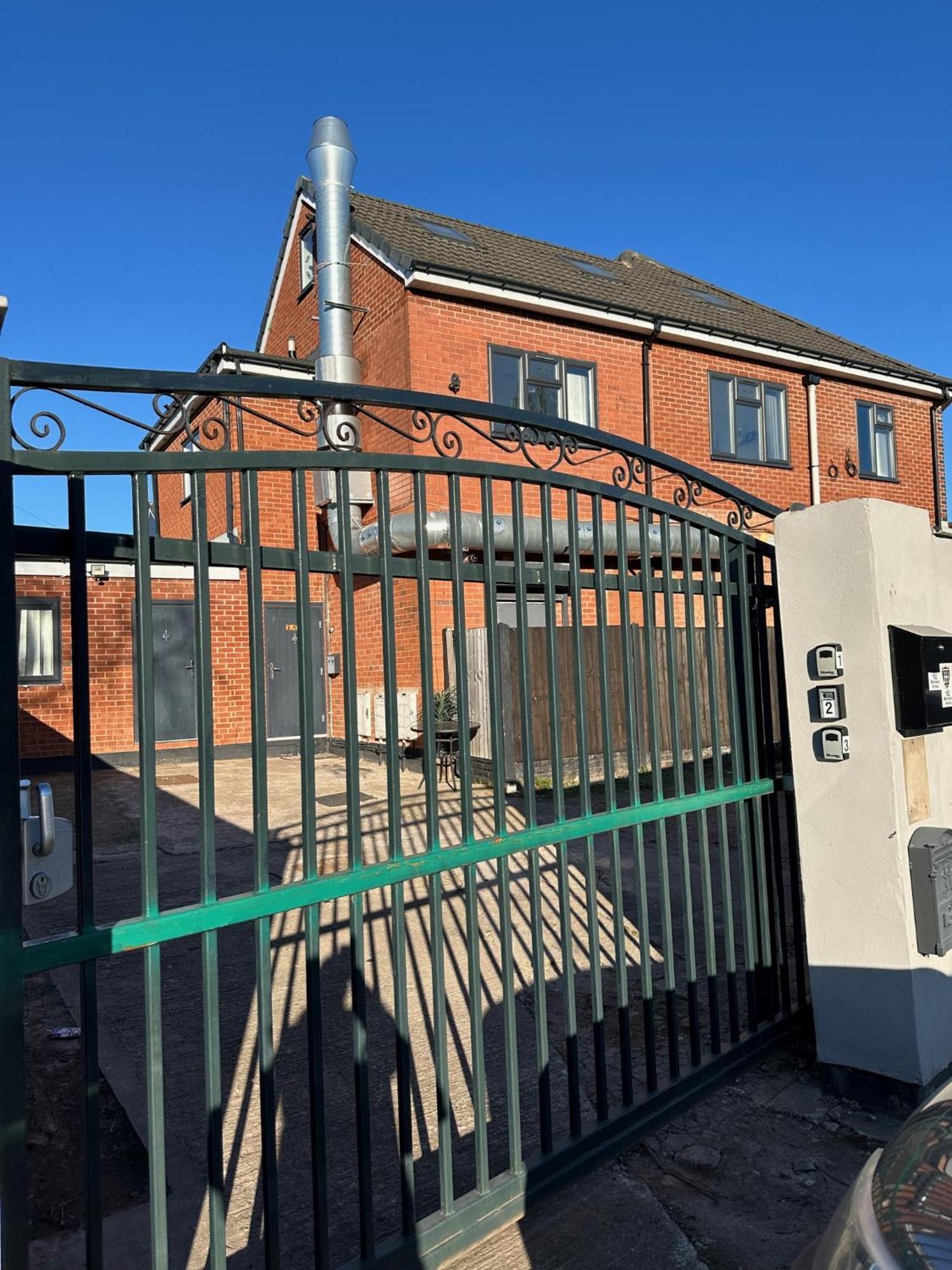 Cosy 3 Bed Apartment Near Birmingham Airport & Nec Perfect For Groups & Contractors! Exteriör bild
